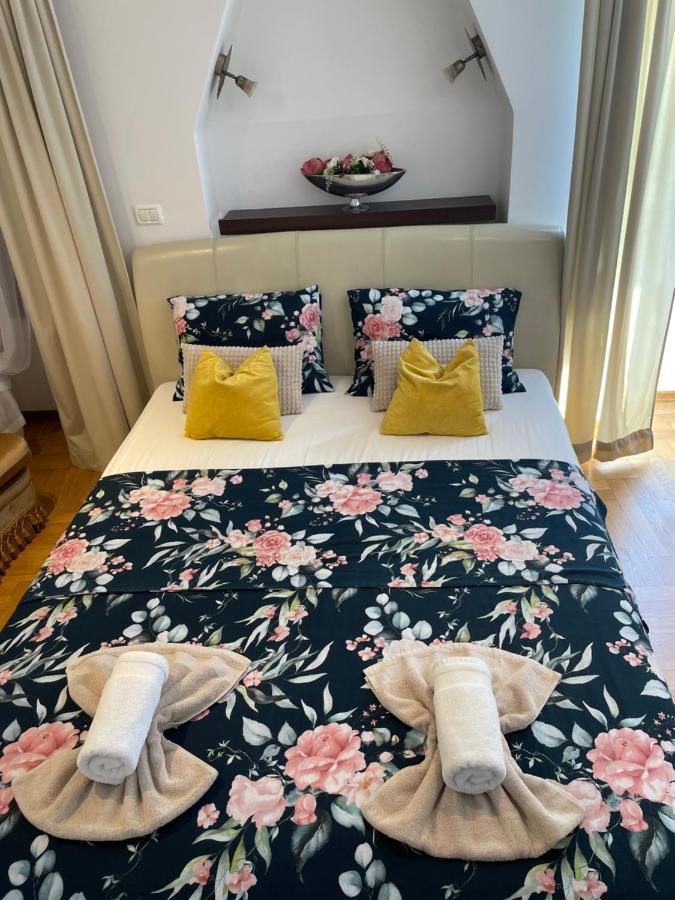 First Row To The Sea - Maremi Izola Apartment Terrace Bagian luar foto
