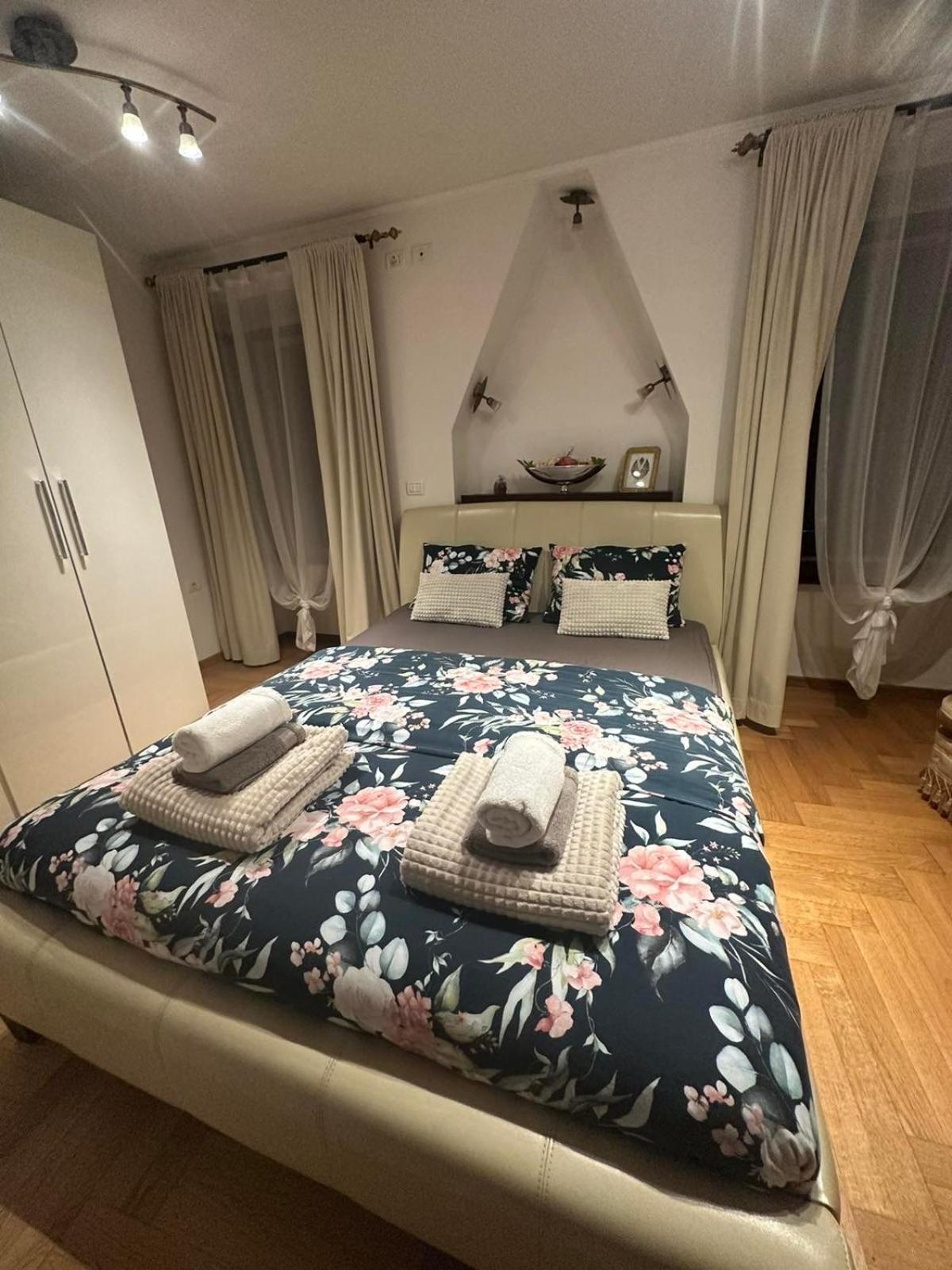 First Row To The Sea - Maremi Izola Apartment Terrace Bagian luar foto